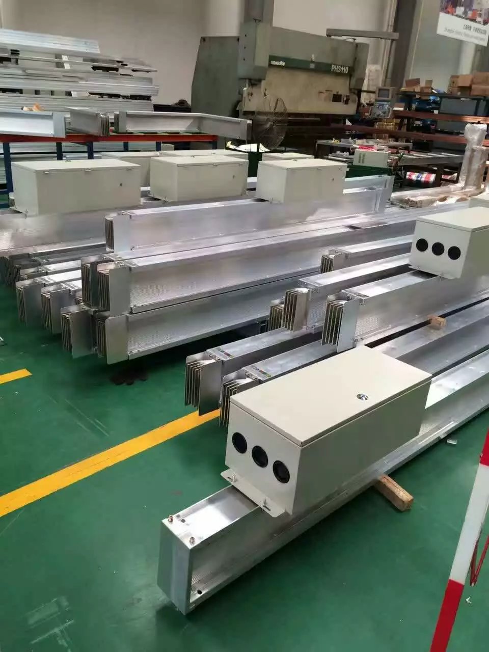 西吉县密集型母线槽与济南雄天电气 电气设备制造的专业力量